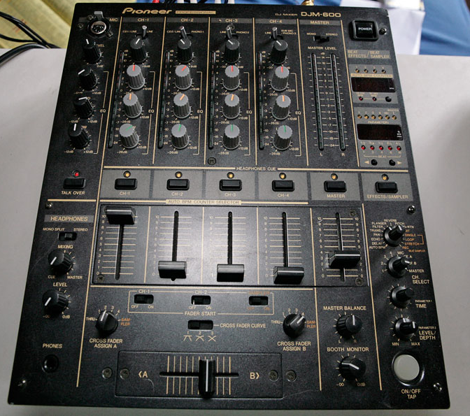 table de mixage dj occasion