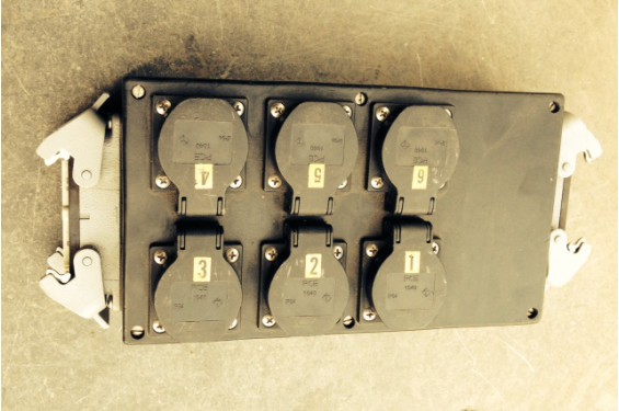 Boitier de distribution &eacute;lectrique HARTING IN-OUT  6 prises - Norme fran&ccedil;aise (Occasion)