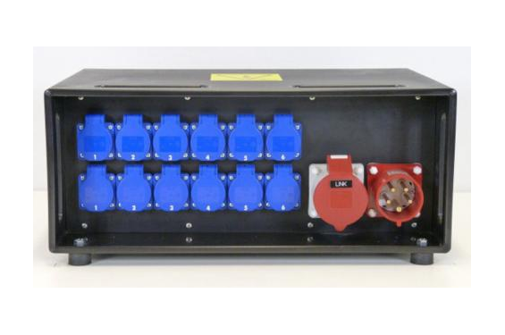 JSF - Bloc d'alimentation 32A  12 prises + sortie t&eacute;tra 32A (Neuf)