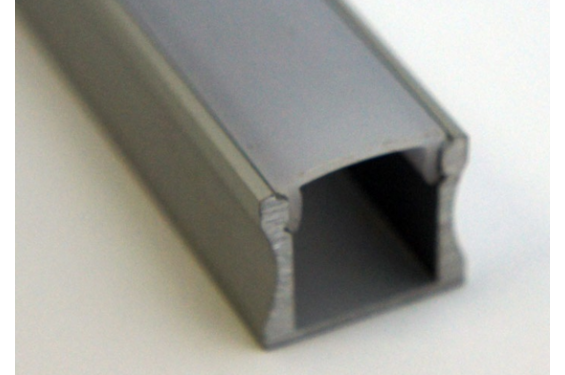 Profilé en aluminium anodisé de 12mm intérieur + diffuseur blanc opaque - 2,95 m de long (Neuf)
