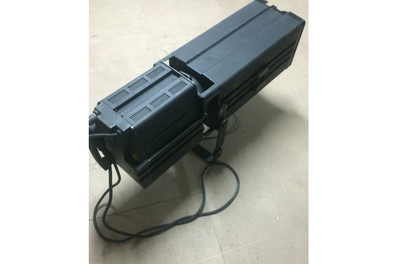 STRAND - D&eacute;coupe Alto 2,5kW - livr&eacute;e avec lampe et 4 couteaux (Occasion)