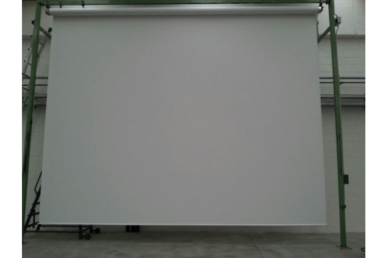 Ecran de Projection motoris&eacute; - 700x554cm - Livr&eacute; avec commande murale + supports mural et plafond + pilotage par t&eacute;l&eacute;commande HF