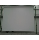 Ecran de Projection motorisé - 700x554cm - Livré avec commande murale + supports mural et plafond + pilotage par télécommande HF